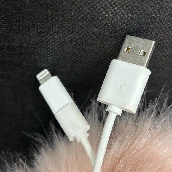 Power bank key chain or bag clip for I phone - Picture 2 of 2